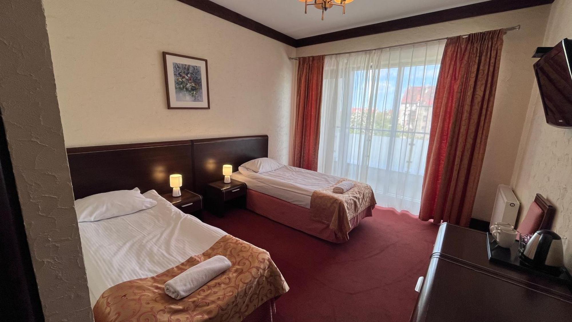 Neptun Hotel Legnica Exterior photo